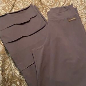 Matilda Jane Finns (gray)